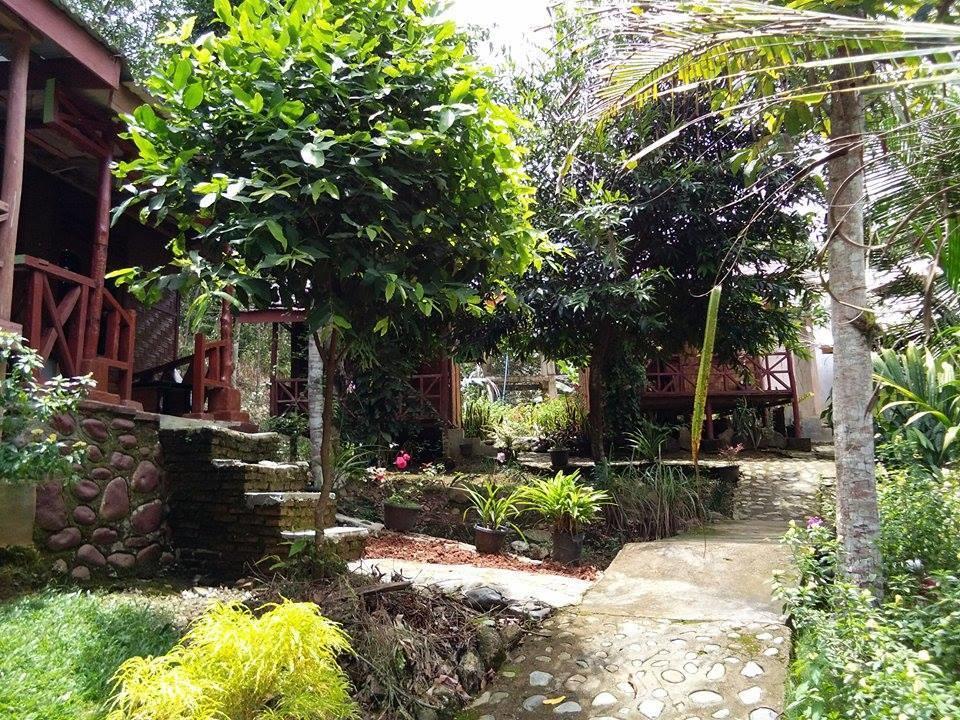 فندق Timbanglawangفي  Orchid Bungalow & Restaurant المظهر الخارجي الصورة