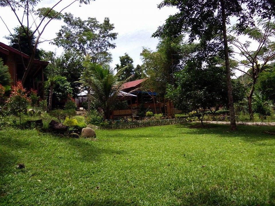 فندق Timbanglawangفي  Orchid Bungalow & Restaurant المظهر الخارجي الصورة