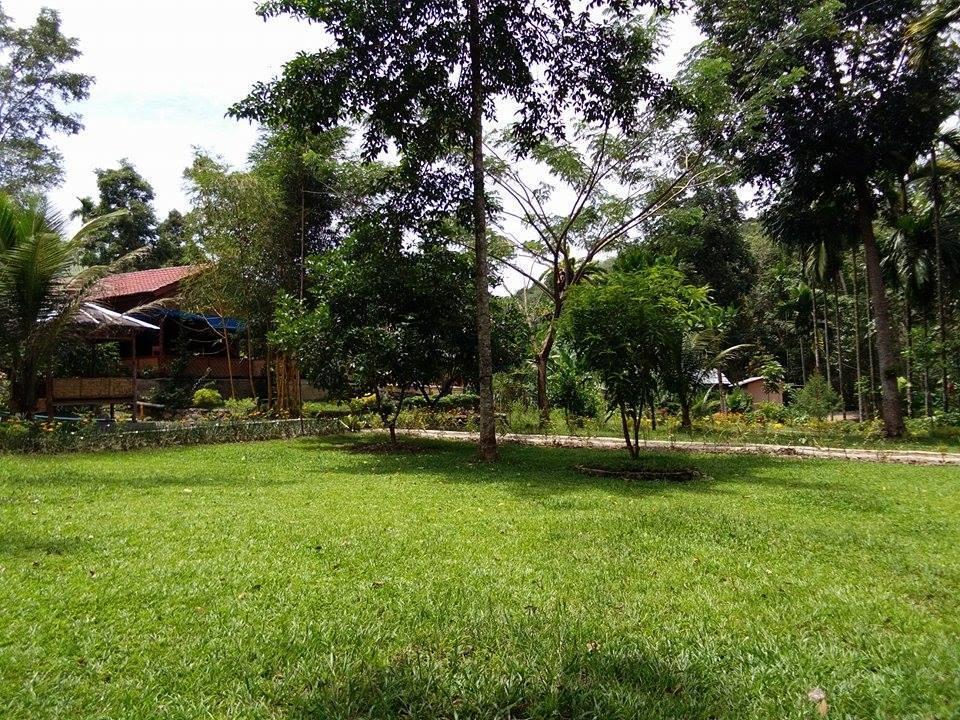 فندق Timbanglawangفي  Orchid Bungalow & Restaurant المظهر الخارجي الصورة